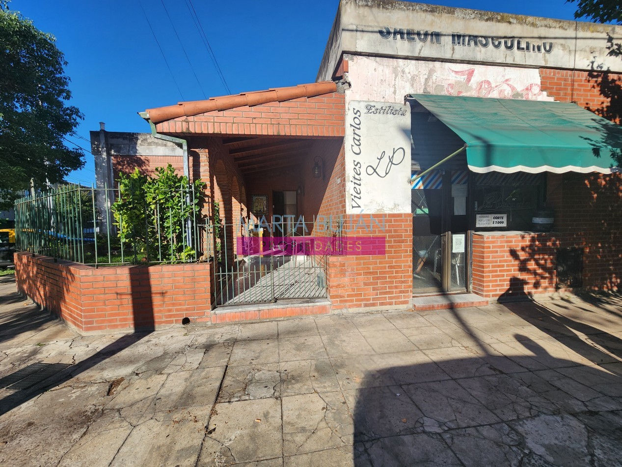 EXCELENTE CASA EN ESQUINA CON LOCAL