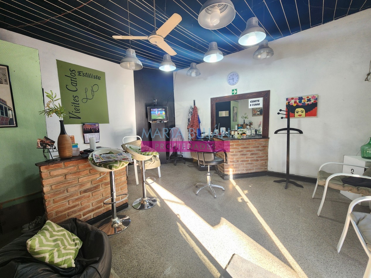 EXCELENTE CASA EN ESQUINA CON LOCAL