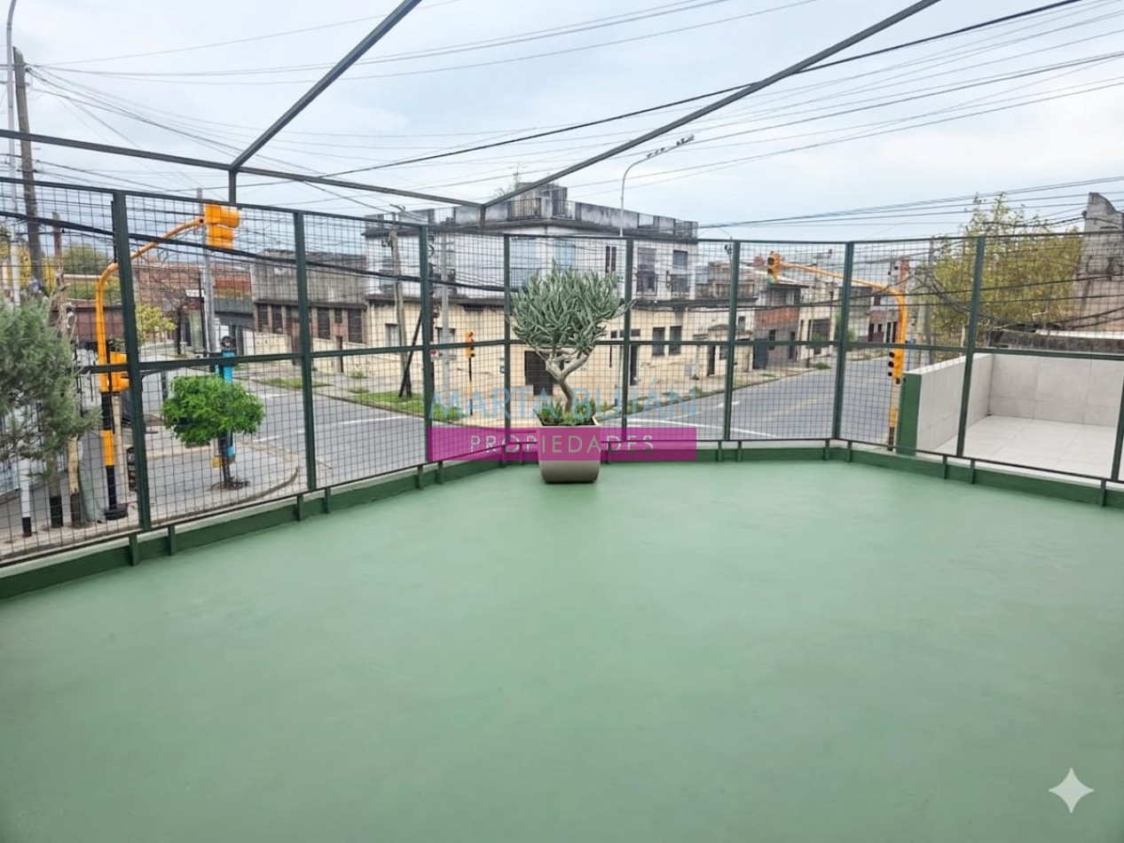 VENTA CASA EN PLANTAS. ESTANISLAO DEL CAMPO 1086-DOCK SUD