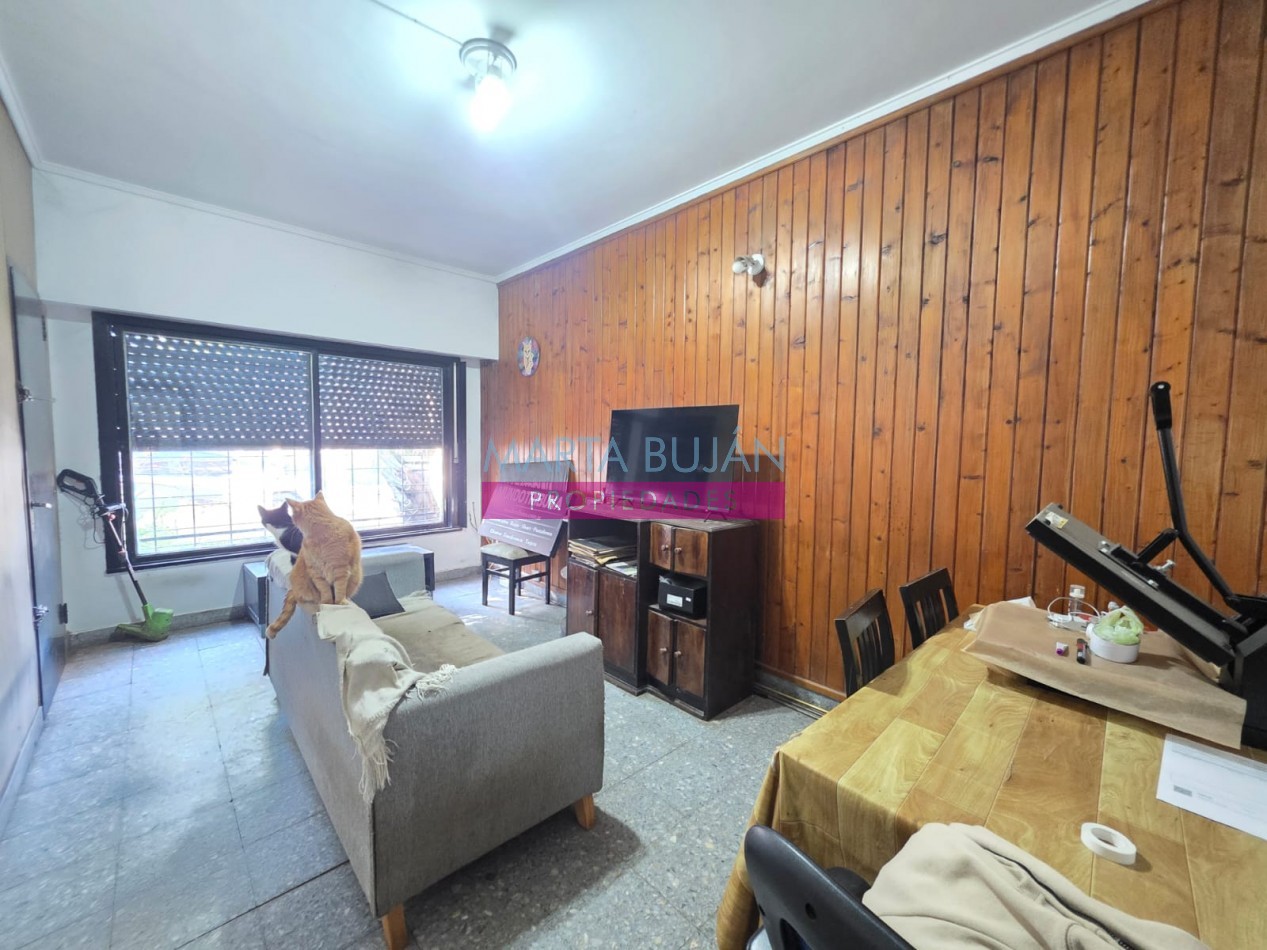 VENTA CASA IDEAL 2 FAMILIAS. M. CASTRO 2880 REMEDIOS DE ESCALADA