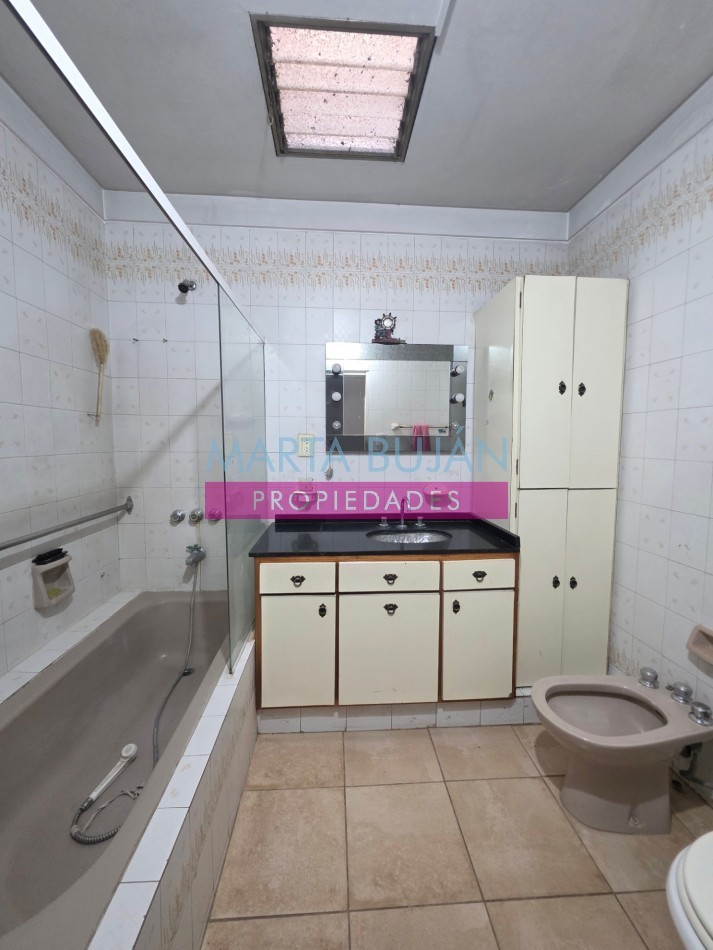 VENTA GALPON CON VIVIENDA. ZEBALLOS 1200. AVELLANEDA